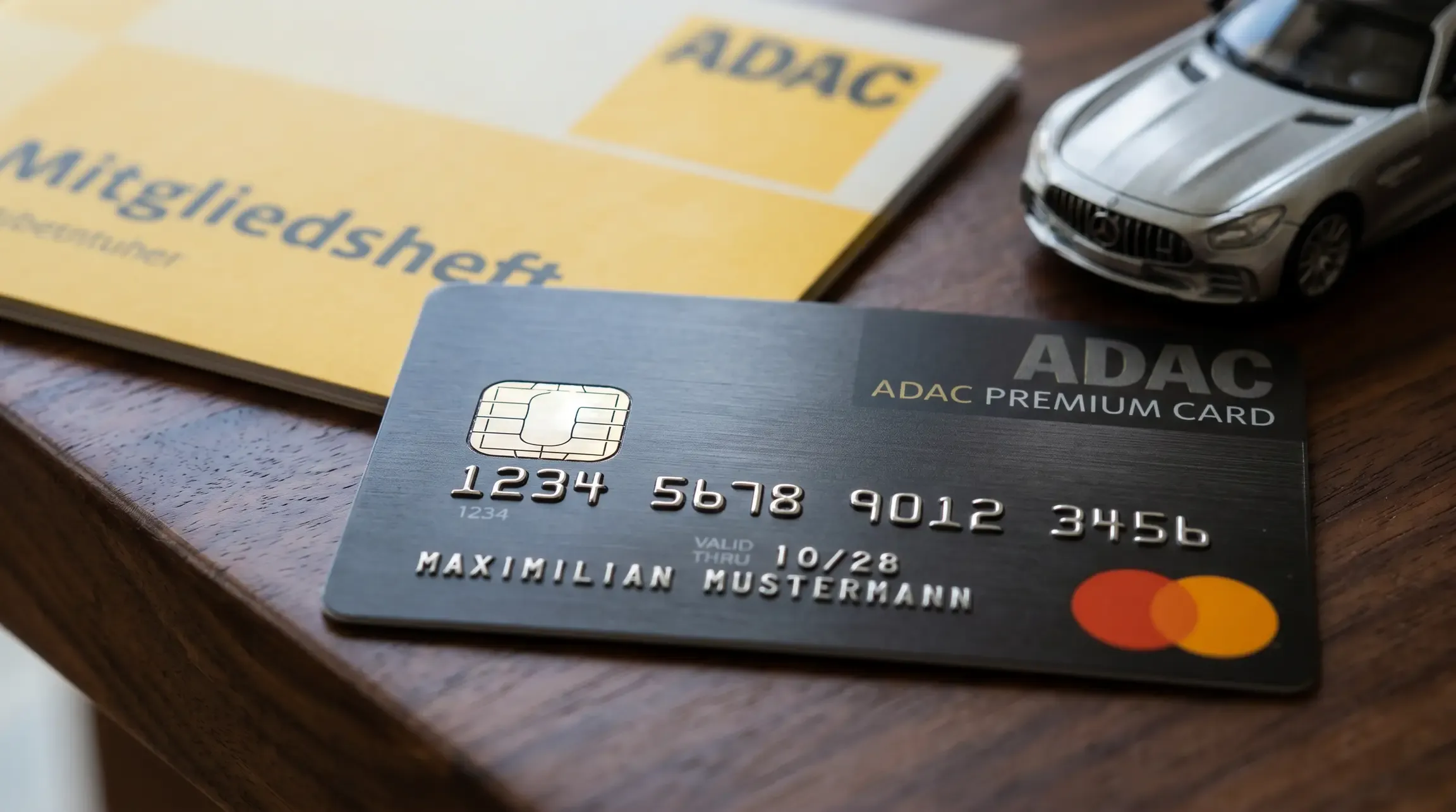 Welche Bank steht hinter der ADAC Kreditkarte?